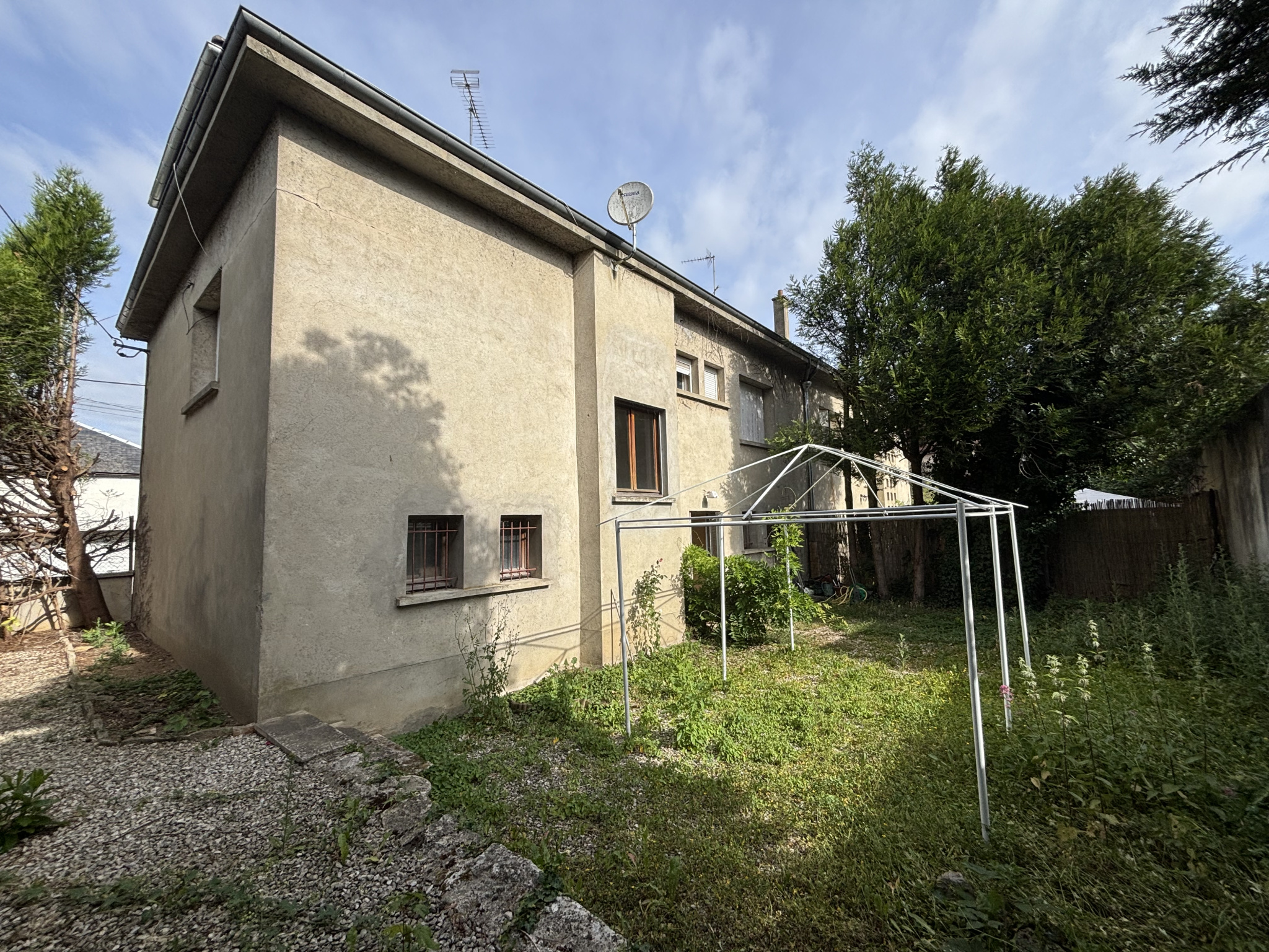 CHATILLON SUR SEINE : charmante maison de 150m2 ( R+2) avec