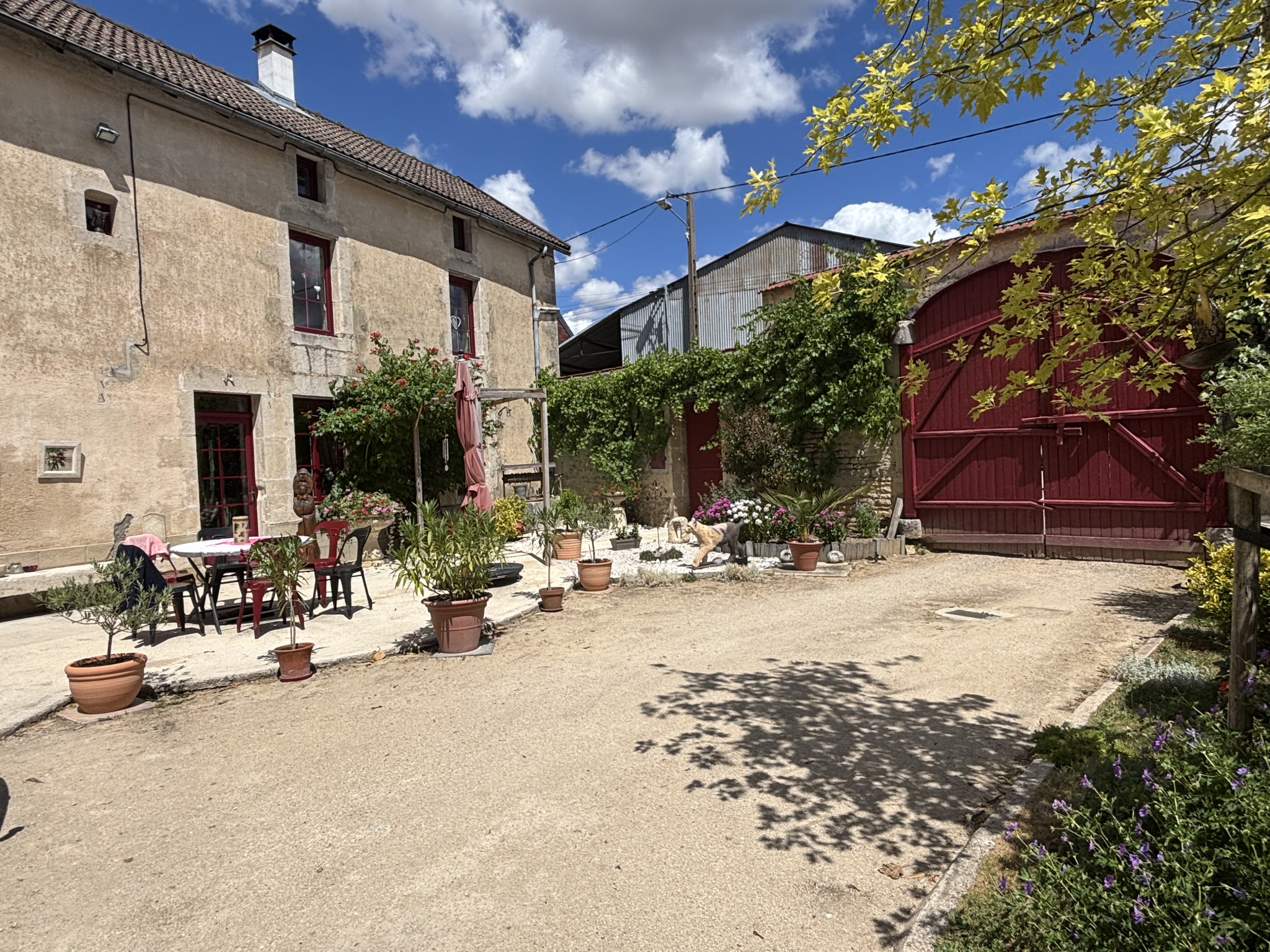 AMPILLY LE SEC ( 21) : Ancien corps de ferme avec habitation
