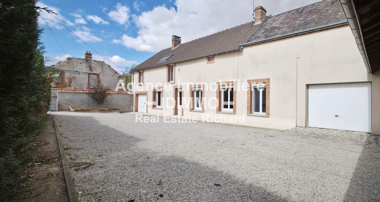 Maison à vendre à Bordeaux en gatinais, 149 m², 5 pièces – photo 1 sur 17