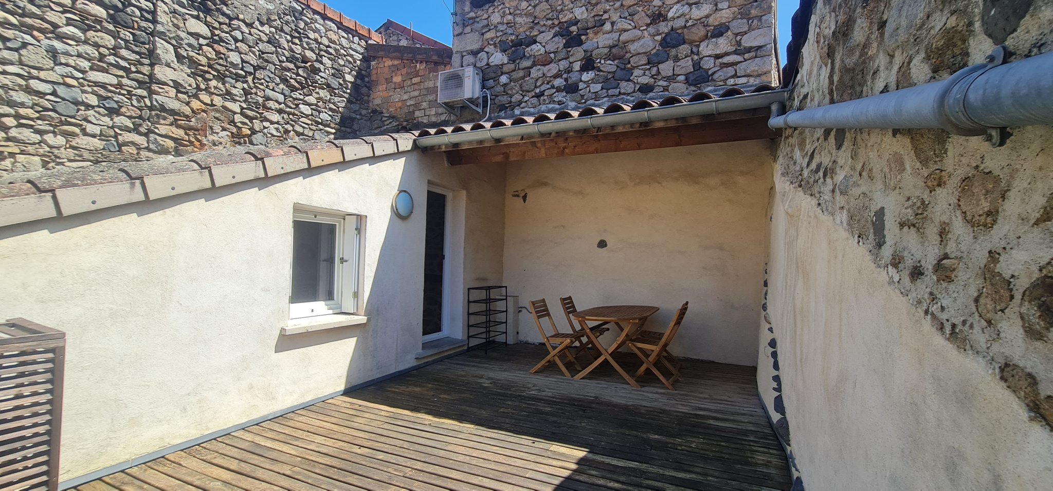 Maison de ville thermale - 95m2 plus terrasse toit 25m2 - pl