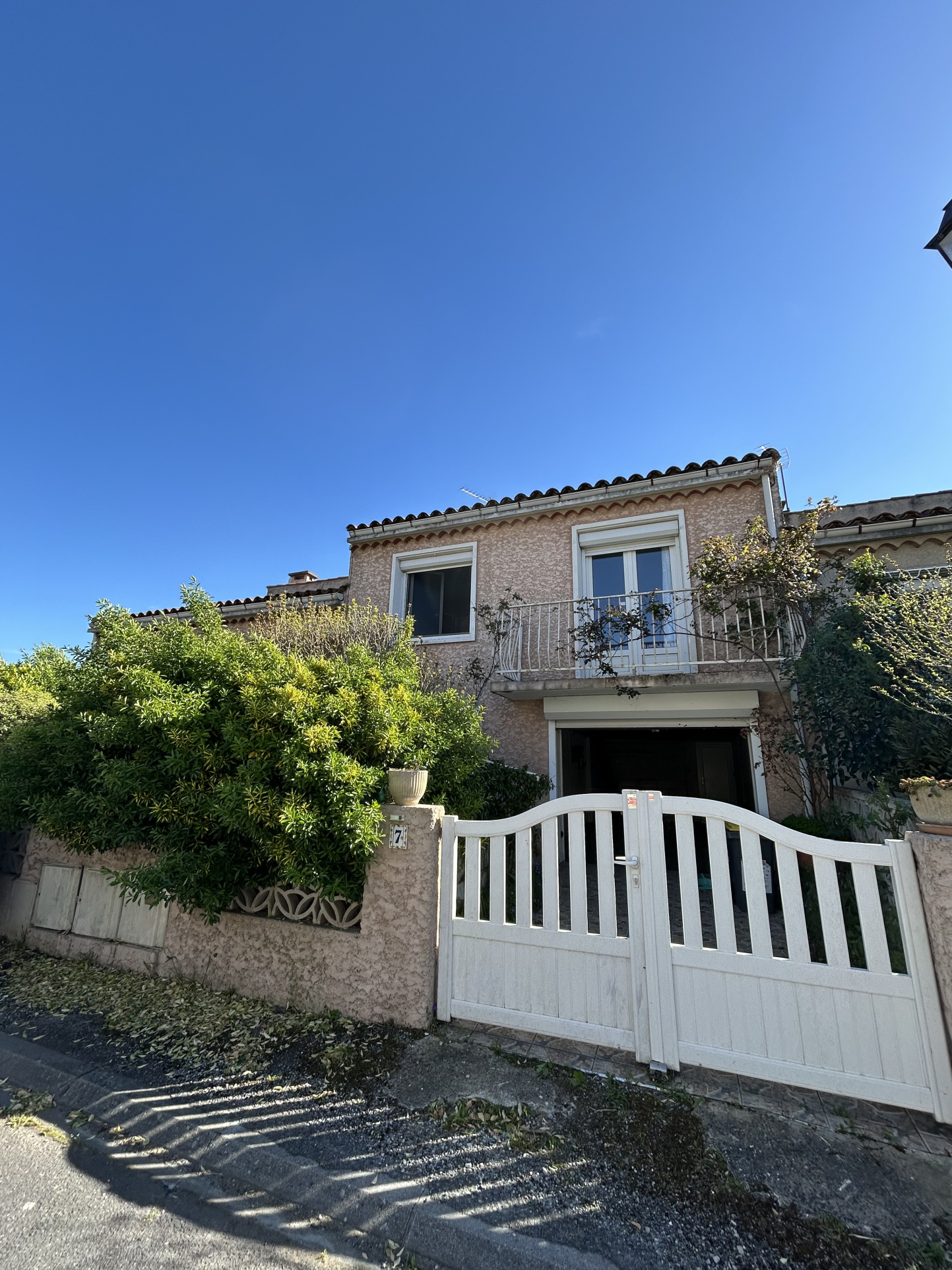 Villa 3 chambres avec sous-sol et garage